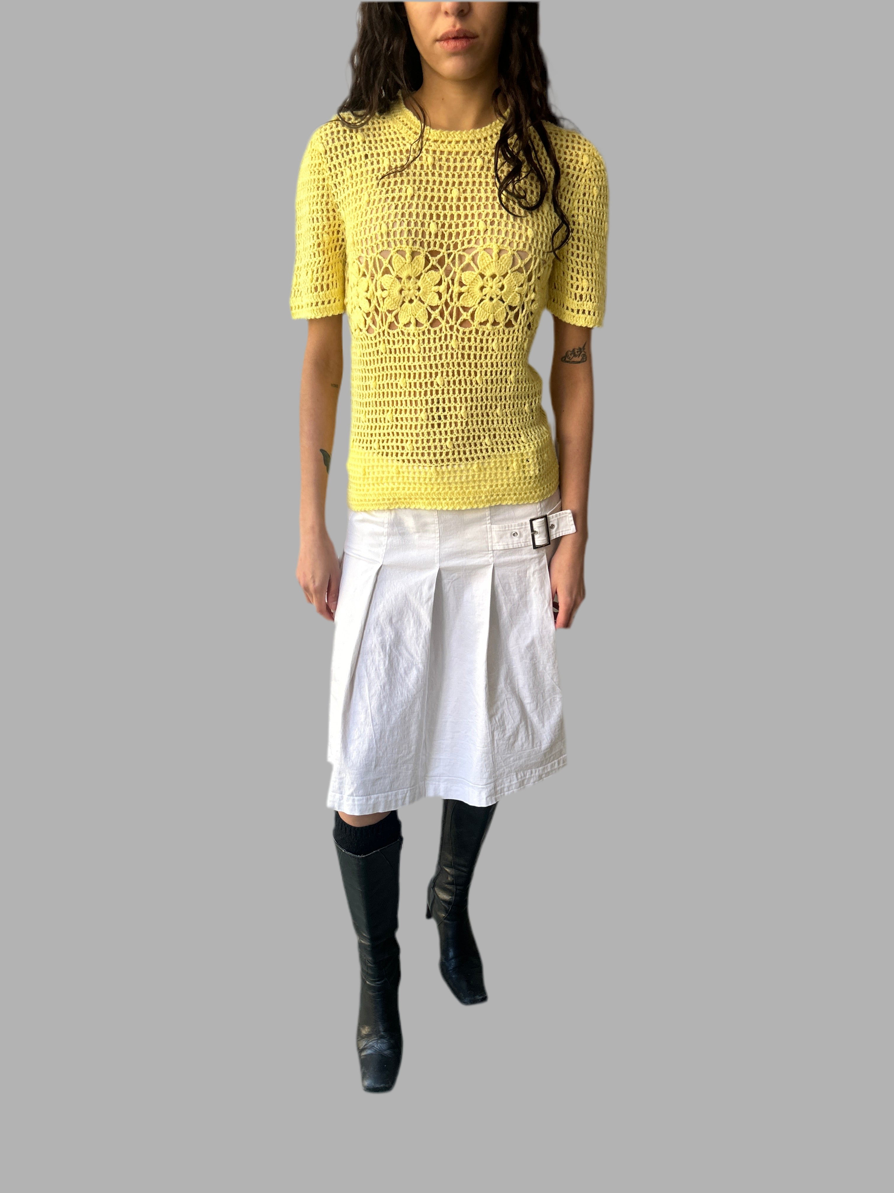 Vintage Yellow knit flower top